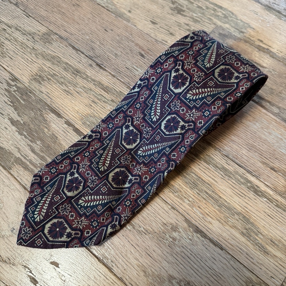 Ermenegildo Zegna Mens Tie Red Paisley Aztec 100% Silk Necktie Made In Italy